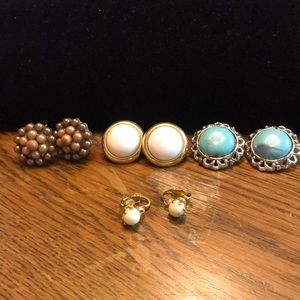 Ladies vintage costume jewelry